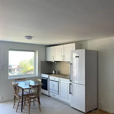 Cosy 1-bedroom On Hamnoya. * Reine